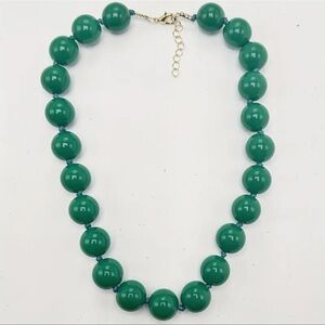Elegant Green Beaded Necklace / NWOT